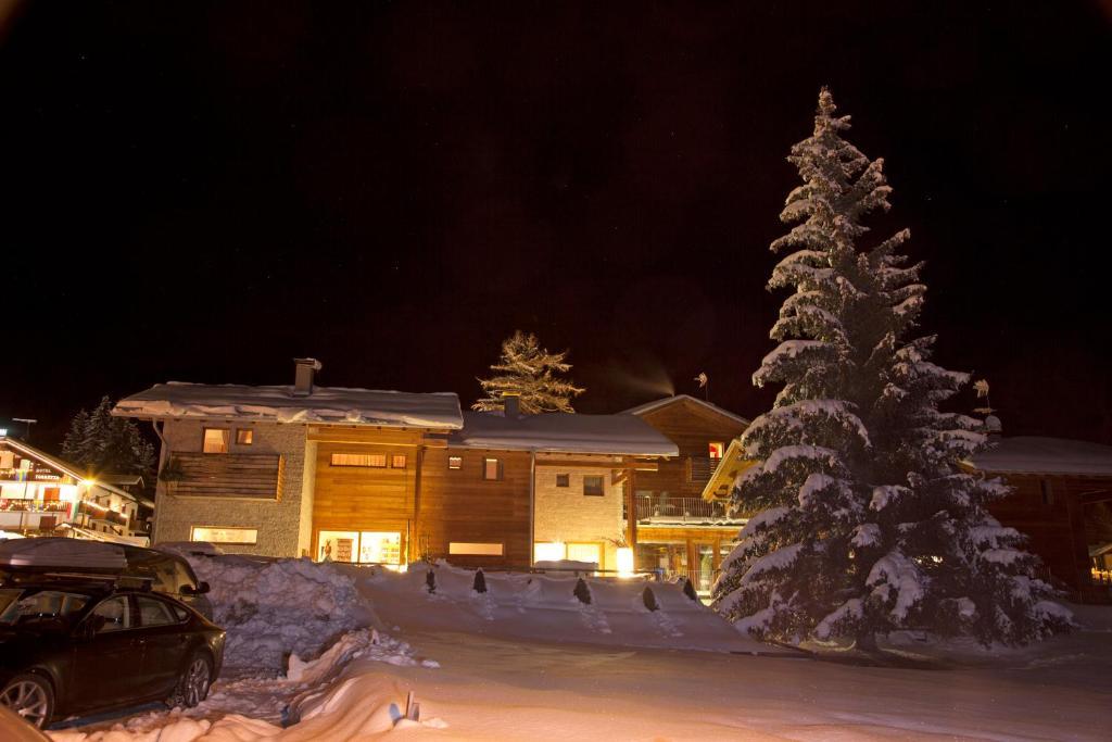 Baita Aurora Aparthotel เปรดัซโซ ภายนอก รูปภาพ